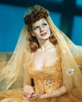 A Rainbow of Tulle! Our Colorful Veil Shopping Guide