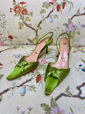 Vera Wang Green Satin Slingback Heel with Twisted Knot