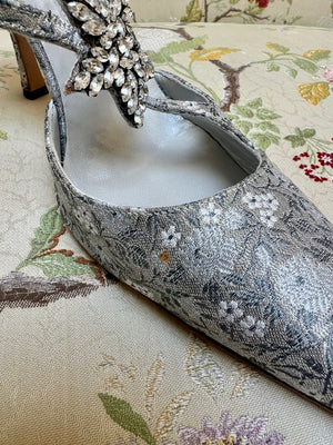 Manolo Blahnik Blue Silver Slingback Floral Jacquard Heels with Rhinestone Star